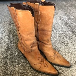 VINTAGE FRANCO SARTO Boots Size 6.5M Heeled Western Stitch Detail Boho